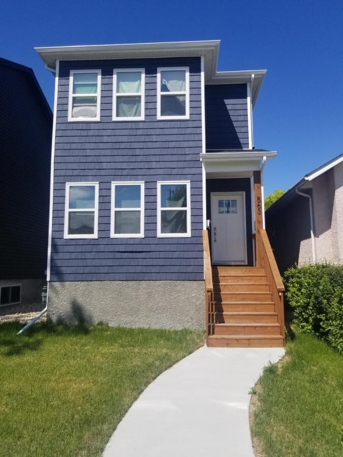 Winnipeg Peace Home Exterior photo