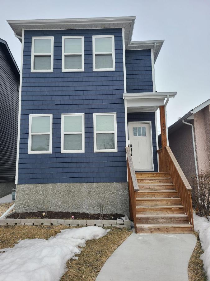 Winnipeg Peace Home Exterior photo